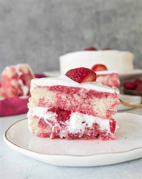 Cakes & Desserts .